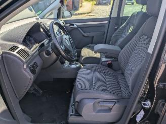 Volkswagen Touran 2.0 picture 10