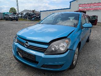 Vrakbiler auto Opel Astra 1.6 2004/9