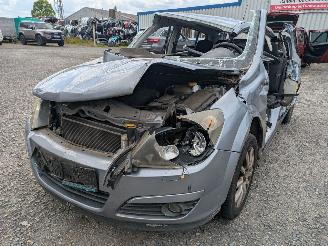 Uttjänta bilar auto Opel Astra 1.8 2004/10