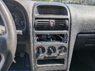 Opel Astra 1.6 picture 12