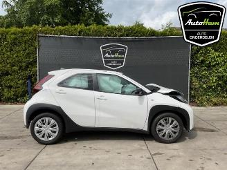 Vrakbiler auto Toyota Aygo Aygo X, Hatchback, 2022 1.0 12V VVT-i 2025/3