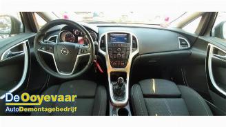 Opel Astra Astra J Sports Tourer (PD8/PE8/PF8), Combi, 2010 / 2015 1.4 Turbo 16V picture 2