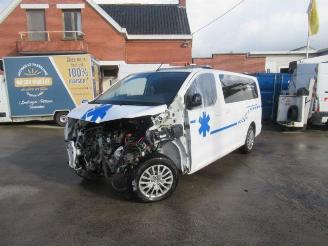 krockskadad bil auto Peugeot Expert AMBULANCE 2022/5