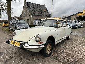 Schadeauto Citroën DS ID 19 1966/6