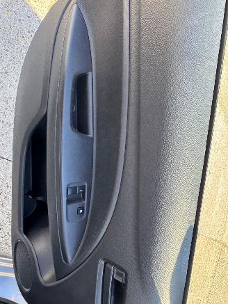 Mitsubishi Space-star 1.0 Cool+ picture 20