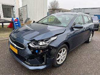 skadebil auto Kia Ceed 1.6 AUTOMAAT GDI PHEV DynamicLine 2021/3