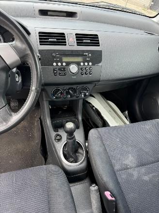 Suzuki Swift 1.3 Shogun picture 14