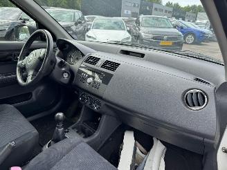 Suzuki Swift 1.3 Shogun picture 15