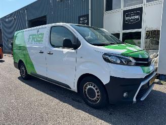skadebil bedrijf Toyota Proace Worker 2.0 D-4D Professional Long 2022/4