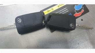 Vrakbiler auto Volkswagen T-Cross T-Cross, SUV, 2018 1.0 TSI 110 12V 2021/1