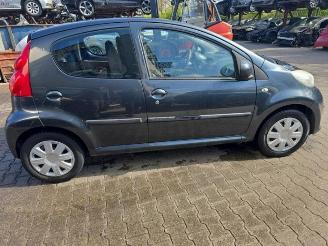 Peugeot 107 107, Hatchback, 2005 / 2014 1.0 12V picture 7