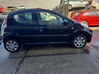 Peugeot 107 107, Hatchback, 2005 / 2014 1.0 12V picture 7