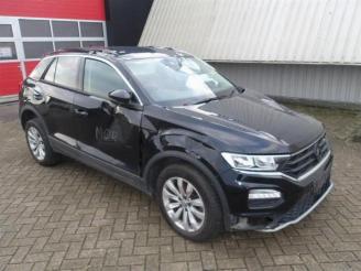 Vrakbiler auto Volkswagen T-Roc T-Roc I, SUV, 2017 1.6 TDI BMT 16V 2018/4