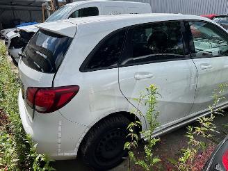 Mercedes B-klasse 220 D AMBITION picture 4