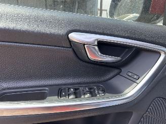 Volvo V-60 2.4 D6 AWD PLUG IN HYBRID  SUMMUM picture 8