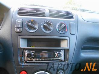 Honda Civic Civic (EP/EU), Hatchback 3-drs, 2000 / 2005 1.4 16V picture 12