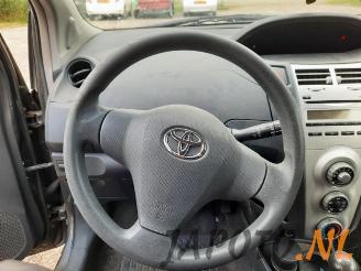 Toyota Yaris Yaris II (P9), Hatchback, 2005 / 2014 1.0 12V VVT-i picture 13