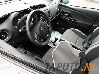 Toyota Yaris Yaris III (P13), Hatchback, 2010 / 2020 1.5 16V Hybrid picture 15