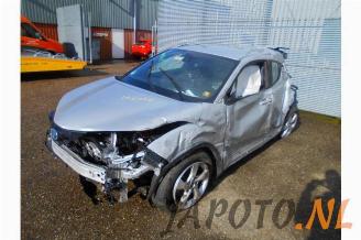 Toyota C-HR C-HR (X1,X5), SUV, 2016 1.8 16V Hybrid picture 1