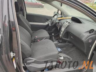 Toyota Yaris Yaris II (P9), Hatchback, 2005 / 2014 1.3 16V VVT-i picture 8