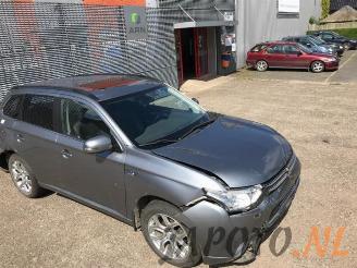 Mitsubishi Outlander Outlander (GF/GG), SUV, 2012 2.0 16V PHEV 4x4 picture 11