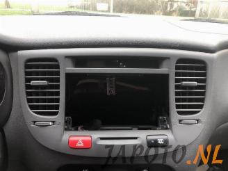 Kia Rio Rio II (DE), Hatchback, 2005 / 2011 1.4 16V picture 13