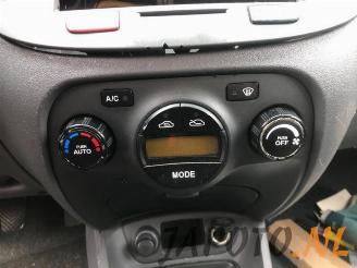 Kia Rio Rio II (DE), Hatchback, 2005 / 2011 1.4 16V picture 14