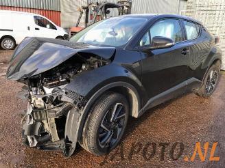 Toyota C-HR C-HR (X1,X5), SUV, 2016 1.8 16V Hybrid picture 1