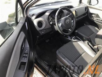Toyota Yaris Yaris III (P13), Hatchback, 2010 / 2020 1.5 16V Hybrid picture 9