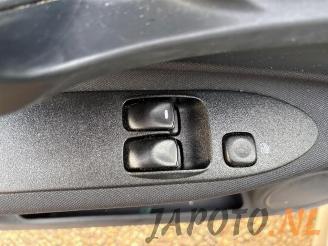 Mitsubishi Space-star Space Star (DG), MPV, 1998 / 2004 1.6 16V picture 9