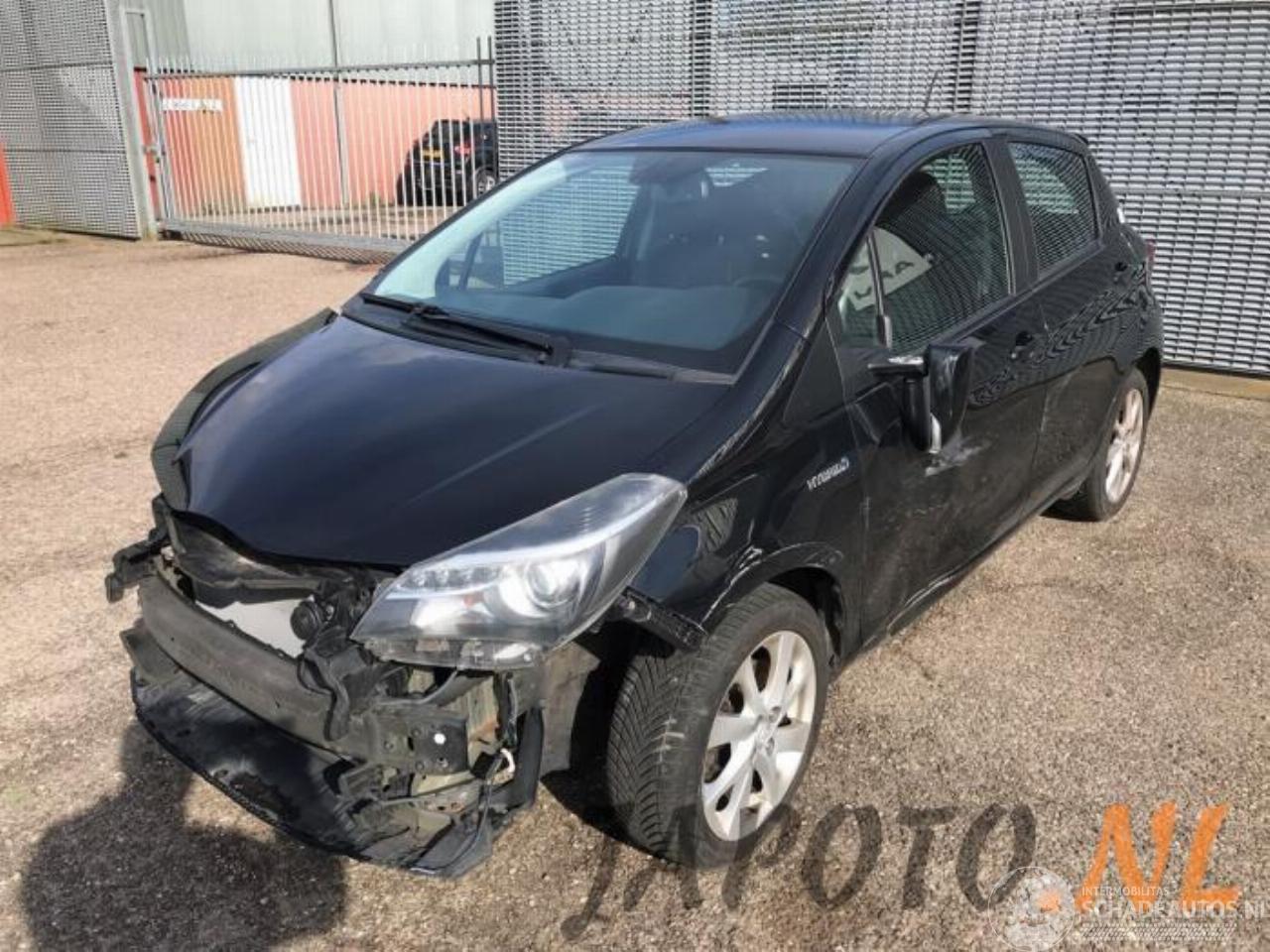 Toyota Yaris Yaris III (P13), Hatchback, 2010 / 2020 1.5 16V Hybrid