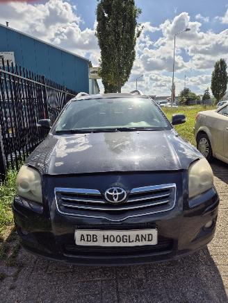 demontáž osobní automobily Toyota Avensis Wagon (T25/B1E) Combi 2.2 D-4D 16V D-CAT (2AD-FHV) [130kW] 6-BAK 2007/1