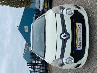 Renault Twingo II (CN) Hatchback 3-drs 1.2 16V (D4F-764(D4F-E7)) [55kW] 5-BAK picture 1