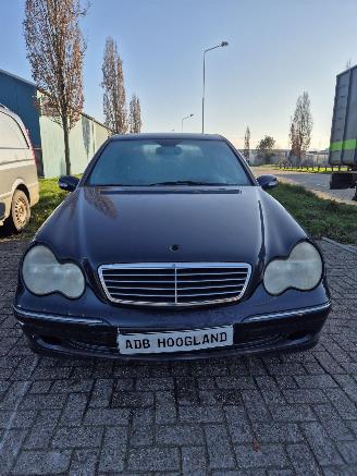 rozbiórka samochody osobowe Mercedes C-klasse (W203) Sedan 1.8 C-180K 16V (M271.946) [105kW] AUTOMAAT 2002/1