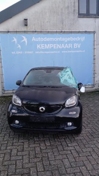 Vrakbiler auto Smart Forfour Forfour (453) Hatchback 5-drs 0.9 TCE 12V (M281.910) [66kW]  (09-2014/=
=2E..) 2017/9
