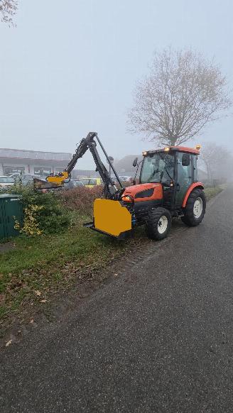 Kubota  maaiarm picture 6