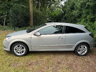 Opel Astra GTC picture 8