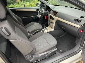 Opel Astra GTC picture 9