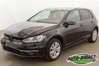 damaged passenger cars Volkswagen Golf 1.0 TSI Clima Navi Camera 2018/1