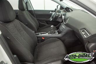 Peugeot 308 1.2 PureTech Clima Navi Pano Camera Blue Lease Executive picture 18