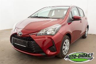 krockskadad bil auto Toyota Yaris 1.5 Airco Camera 2020/9