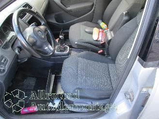 Volkswagen Polo Polo V (6R) Hatchback 1.2 12V BlueMotion Technology (CGPA(Euro 5)) [51=
kW]  (06-2009/05-2014) picture 10