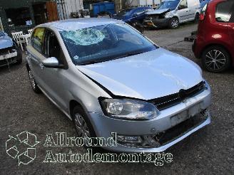 Volkswagen Polo Polo V (6R) Hatchback 1.2 12V BlueMotion Technology (CGPA(Euro 5)) [51=
kW]  (06-2009/05-2014) picture 2