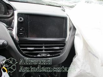 Peugeot 208 208 I (CA/CC/CK/CL) Hatchback 1.2 Vti 12V PureTech 82 (EB2F(HMZ)) [60k=
W]  (03-2012/12-2019) picture 10