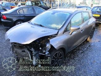 Uttjänta bilar auto Renault Clio Clio IV Estate/Grandtour (7R) Combi 5-drs 0.9 Energy TCE 90 12V (H4B-4=
08(H4B-B4)) [66kW]  (01-2013/08-2021) 2015/1