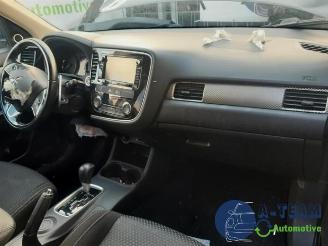 Mitsubishi Outlander Outlander (GF/GG), SUV, 2012 / 2022 2.0 16V 4x2 picture 14