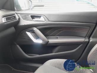 Peugeot 308 308 SW (L4/L9/LC/LJ/LR), Combi 5-drs, 2014 / 2021 1.2 12V e-THP PureTech 130 picture 25