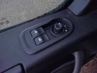 Renault Master Master III (JV), Bus, 2011 2.3 dCi 16V 110 picture 10