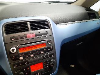 Fiat Punto Grande Punto (199) Hatchback 1.4 (350.A.1000) [57kW]  (06-2005/10-2012=
) picture 12