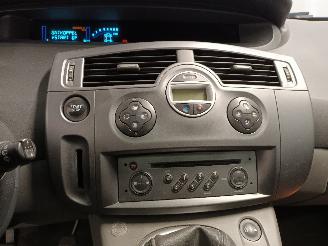 Renault Scenic Grand Scénic II (JM) MPV 2.0 16V (F4R-770(Euro 4)) [99kW]  (04-2004/=
06-2009) picture 16